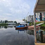 Wikkelboats At Tramkade Den Bosch *