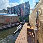 Wikkelboats At Tramkade Den Bosch Holiday home Orthen