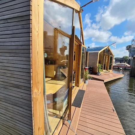 Wikkelboats At Tramkade Den Bosch * Orthen