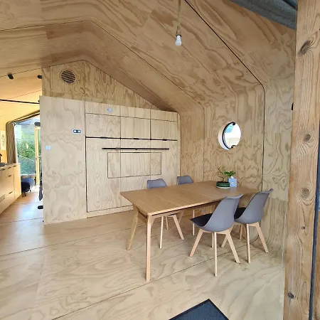 Wikkelboats At Tramkade Den Bosch 펜션 *