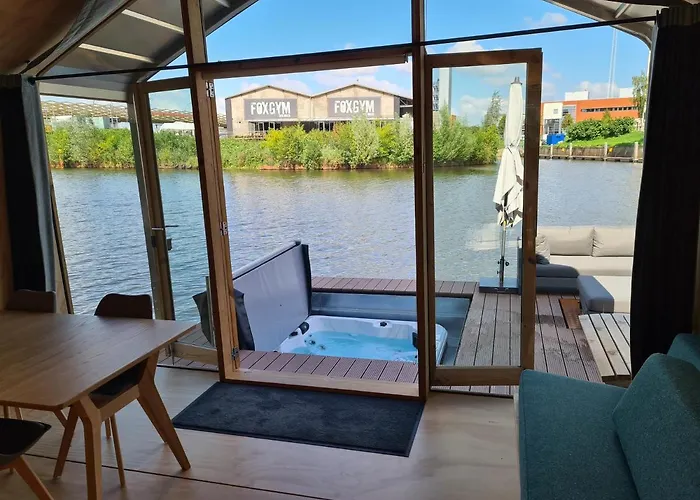 Wikkelboats @ Tramkade Den Bosch Orthen