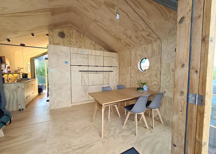 Wikkelboats @ Tramkade Den Bosch Vakantiehuis *