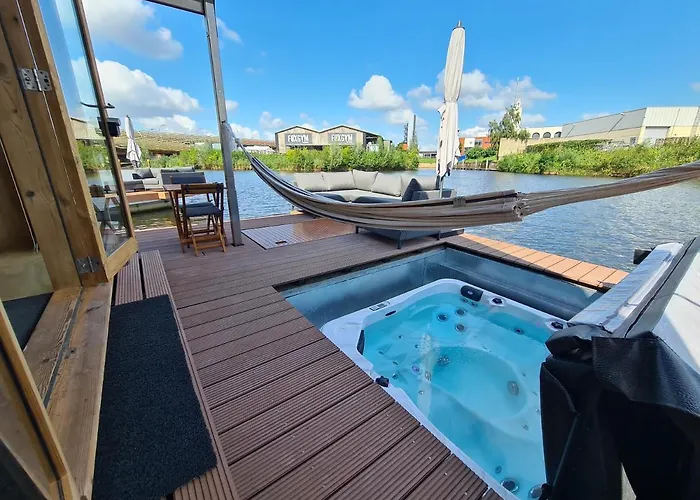 Wikkelboats @ Tramkade Den Bosch * Orthen